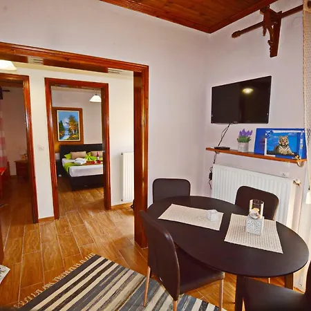 Eveline House Apartmán *
