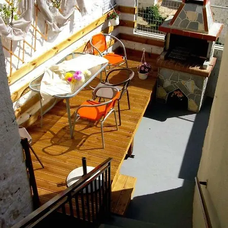 Eveline House Apartment