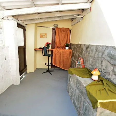Eveline House Apartment