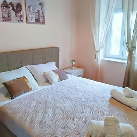 Διαμέρισμα Eveline House *